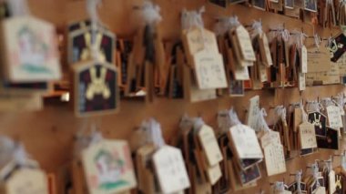 Tokyo/Japonya - 11th Ağustos 2017: Onun bir adak talet Japonca tapınak içinde. fotoğraf makinesi: Canon Eos 7d