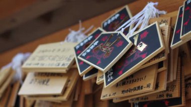Tokyo/Japonya - 11th Ağustos 2017: Onun bir adak talet Japonca tapınak içinde. fotoğraf makinesi: Canon Eos 7d