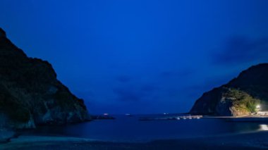 Geniş burun vasıl gece sukut vurdu