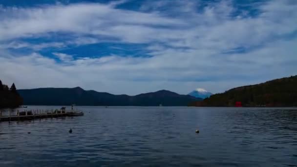 माउंट फुजी के पीछे बड़े झील पर समय अंतराल — स्टॉक वीडियो