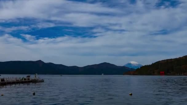 Zaman atlamalı Mt.Fuji arkasında büyük göl — Stok video