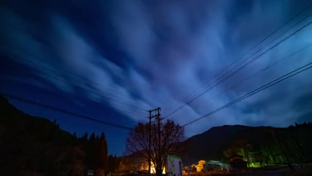 Csillagos ég time lapse az erdei úton a Gifu, Japán — Stock videók