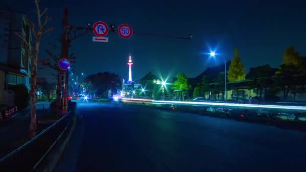 Nachtelijke verval achter de tv-toren in Kyoto — Stockvideo