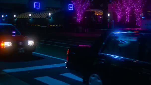 Waktu malam berlalu di persimpangan di Kyoto tembakan tengah — Stok Video
