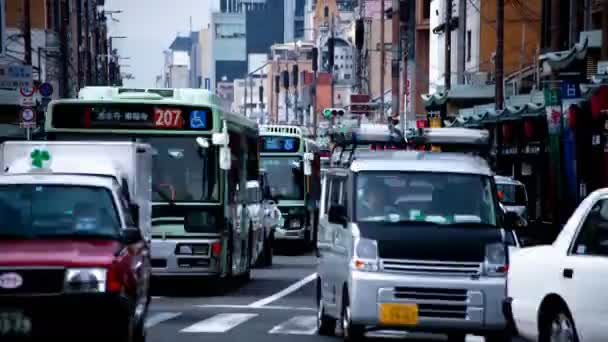 Correndo muitos carros na rua timelapse em Kyoto — Vídeo de Stock