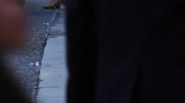 İnsanların vücut parçaları geçiş Shibuya yürüyüş