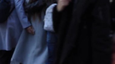 İnsanların vücut parçaları geçiş Shibuya yürüyüş