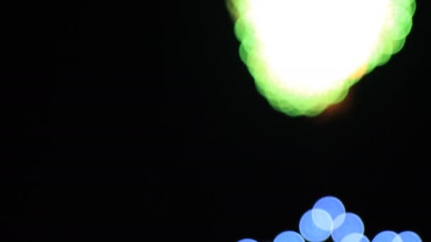 Bokeh fajerwerki za ciemne niebo w Odaiba Tokio nocą — Wideo stockowe