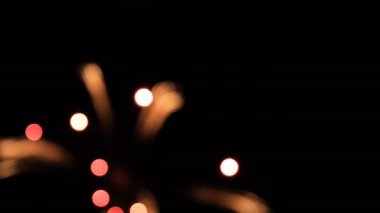 Havai fişek bokeh arkasında Odaiba Tokyo karanlık gökyüzü, gece