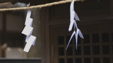 Japon geleneksel tapınağında arıtma çukur