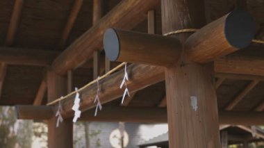 Japon geleneksel tapınağında arıtma çukur