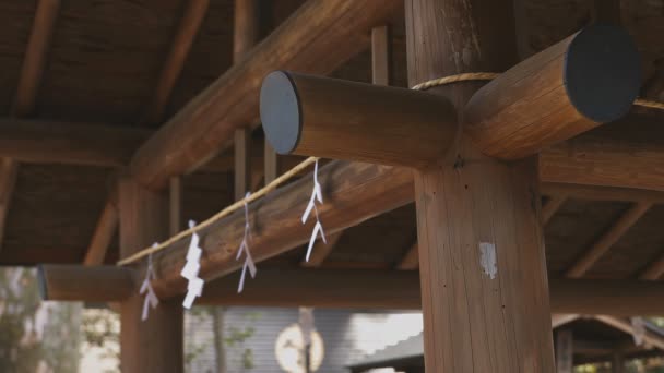 Zuivering trog bij Japans traditioneel heiligdom — Stockvideo