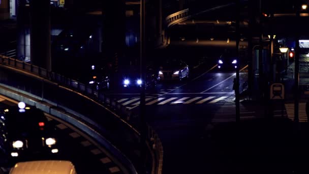 Ночная улица в деловом районе Токио — стоковое видео