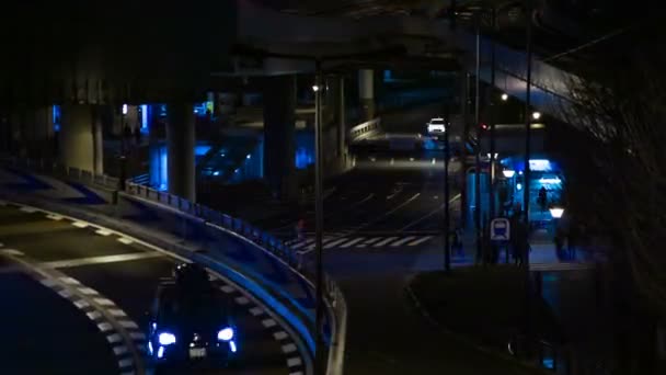 Ночное время проходной улице в деловом городе в Akasaka Токио среднего выстрела — стоковое видео