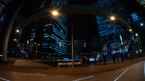 Interruption nocturne rue urbaine dans la ville d'affaires de Tokyo — Video