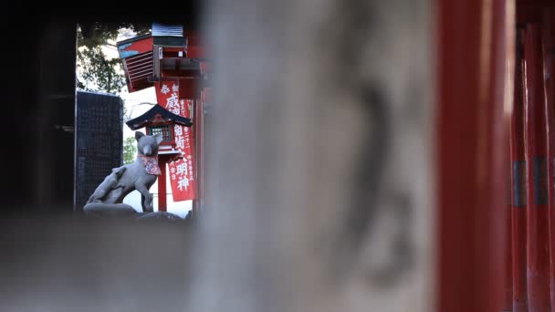 Linterna en el santuario de Hanazono en Tokio durante el día — Vídeos de Stock