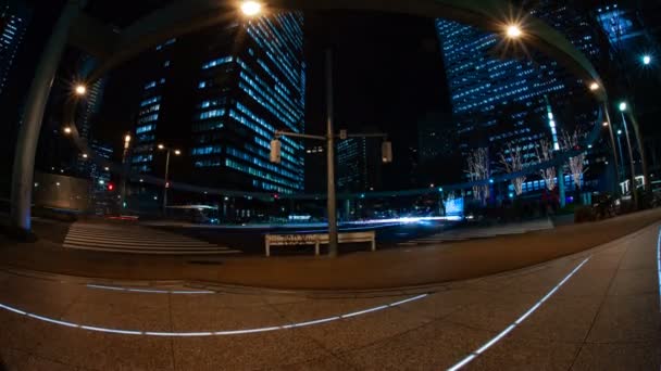 Tokyo 'daki iş kasabasında gece vakti şehir caddesi çöküyor. — Stok video