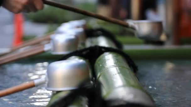 Zuiverings trog bij Kanda Shrine in Tokio — Stockvideo