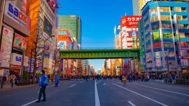 En Timelapse av Downtown Street vid Electric Town i Akihabara Tokyo dagtid wide shot — Stockvideo