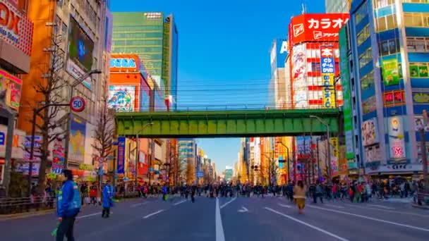 En Timelapse av Downtown Street vid Electric Town i Akihabara Tokyo dagtid wide shot — Stockvideo