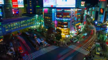 Shibuya Tokyo yüksek açı geniş atış neon kasabasında Gece timelapse geçiş