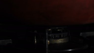 Mutfakta tava altında ısı Ateşleme