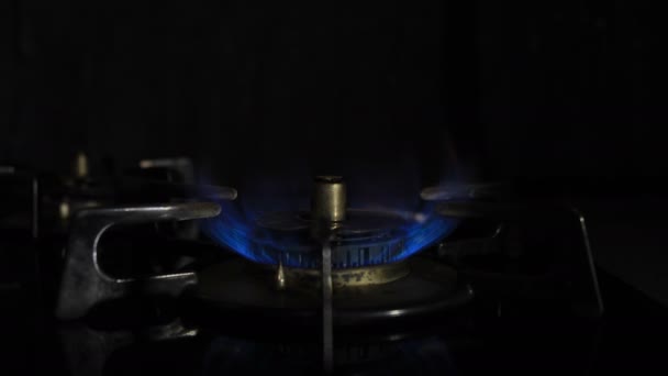 Zapálení tepla v kuchyni — Stock video