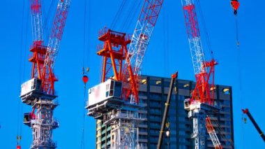 Tokyo tilt yapım aşamasında hareketli vinçler bir zaman atlamalı