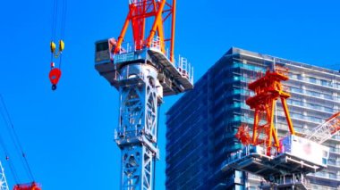 Tokyo panning aşamasında vinçler hareketli bir zaman atlamalı
