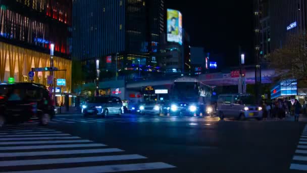 Timelapse ulicy w centrum Ginza Tokio w nocy długich ekspozycji szeroki strzał — Wideo stockowe