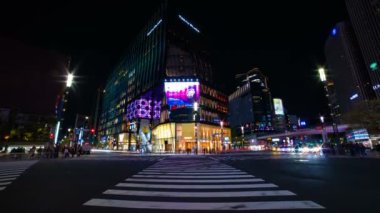 Ginza Tokyo şehir merkezinde sokak bir timelapse gece uzun pozlama geniş çekim