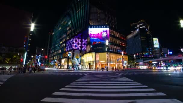 Zeitraffer der Straße in der Innenstadt in Ginza Tokyo in der Nacht Langzeitbelichtung Weitwinkel — Stockvideo