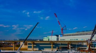 Tokyo'da yapım aşamasında vinçler bir timelapse