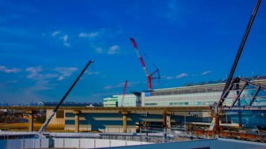 Tokyo'da yapım aşamasında vinçler bir timelapse