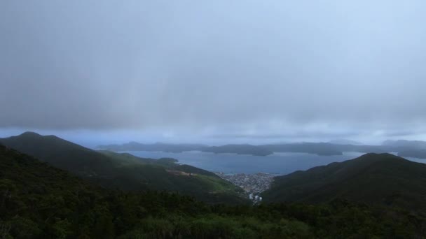 Un timelapse del observatorio de Takachiyama cerca del océano azul en Amami oshima Kagoshima nublado — Vídeos de Stock