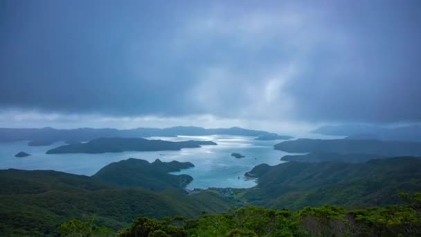 Amami oshima Kagoshima bulutlu eğim mavi okyanus yakınlarındaki Takachiyama gözlemevi bir timelapse — Stok video