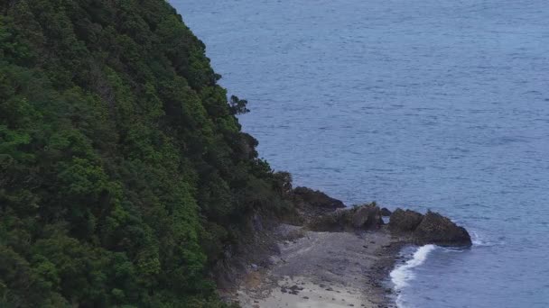 在鹿儿岛岛的蓝海附近的曼嫩崎海角宽射 — 图库视频影像