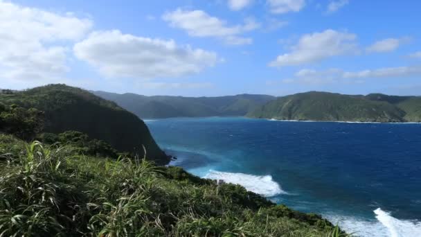 Miyakozaki hegyfok közelében a kék óceán Amami Oshima Kagoshima — Stock videók
