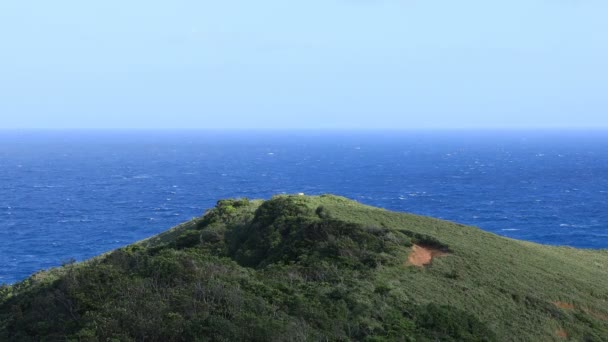 Miyakozaki-Vorgebirge in der Nähe des blauen Ozeans in amami oshima kagoshima — Stockvideo