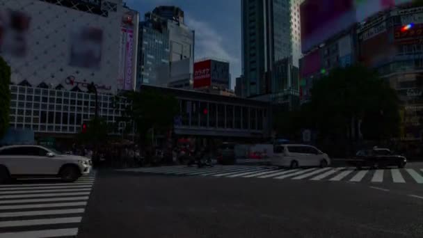 Un timelapse de personas en el cruce en Shibuya Tokio tiro de par en par diurno — Vídeos de Stock