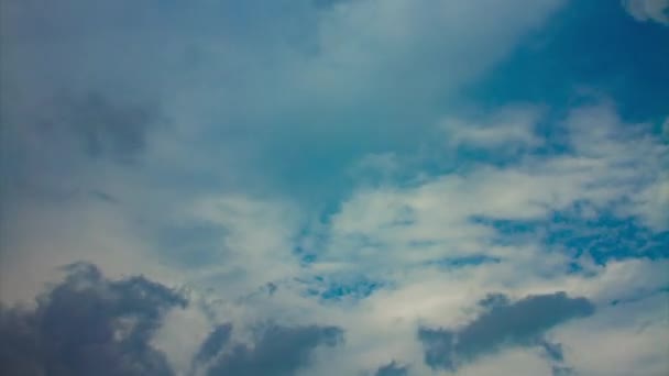 En Timelapse grumlig himmel dagtid — Stockvideo