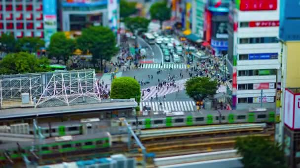 Un timelapse au croisement Shibuya à Tokyo basculement à angle élevé — Video