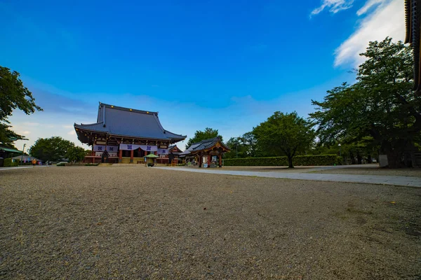 Templo principal en el templo honmonji Ikegami en Tokio tiro ancho —  Fotos de Stock