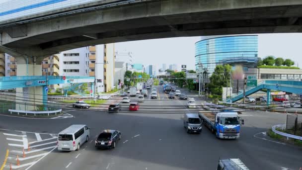 东京康柏大道的市中心街道白天宽拍摄 — 图库视频影像