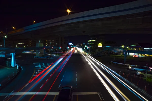 世田谷区の繁華街の夜通りワイドショット — ストック写真
