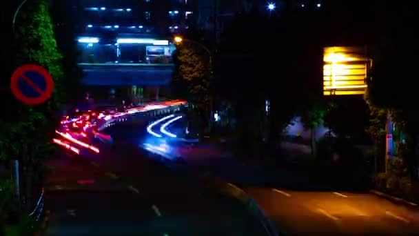 Sebuah malam tiLapse dari jalan kota di pusat kota di Suginami Tokyo tembakan lebar — Stok Video