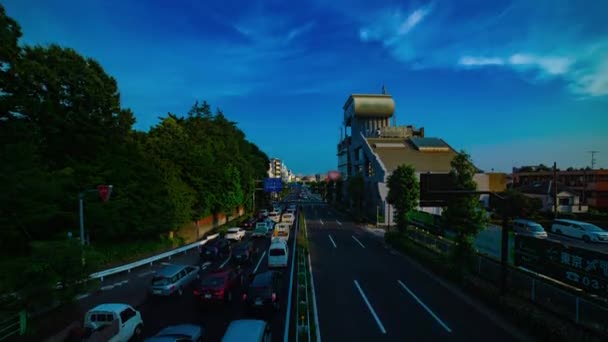 Timelapse ulicy w centrum w Kanpachi Avenue w Tokio w ciągu dnia szeroki strzał — Wideo stockowe