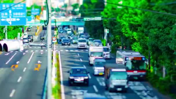 Чампелапс мініатюрної вулиці в проспекті Канпачі в Токіо в денний час зсуву нахилу. — стокове відео
