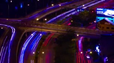 Ho Chi Minh Vietnam 'da gece trafik sıkışıklığı. Yüksek açılı, uzun açılı zoom.
