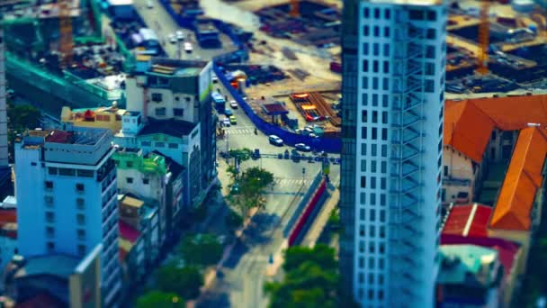 Een tijdspanne van miniature verkeersopstopping bij de drukke stad in Ho Chi Minh hoge hoek tiltshift — Stockvideo